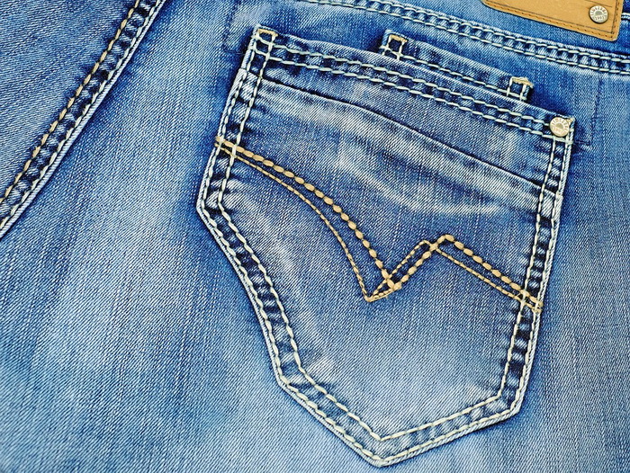 Как отстирать ржавчину с джинсов